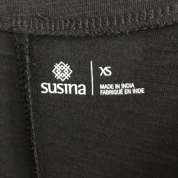 Susina Black Scoop Neck Tee - Picture 3 of 4